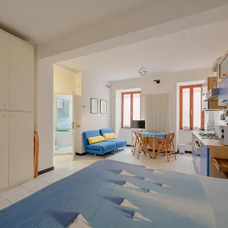 Guesthost - Sunset View - Cozy Studio-apt شقة