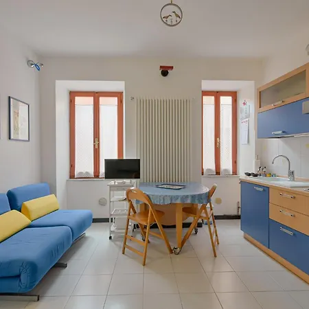 Guesthost - Sunset View - Cozy Studio-apt * מנרולה